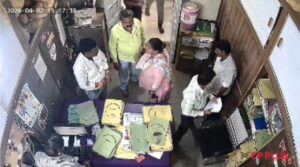 नगरपालिका में अध्यक्ष व उनके पति ने की फाइलें चेक, केशबुक ले गए अपने साथ, हुआ हंगामा