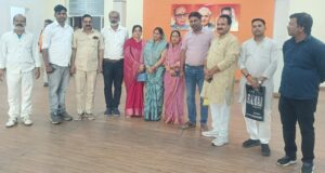 नपाध्यक्ष को हटवाने भोपाल पहुंचे एक दर्जन पार्षद, दूसरे सपोर्टर ने अध्यक्ष को सुरक्षित कर सीएमओ को ठहराया गलत