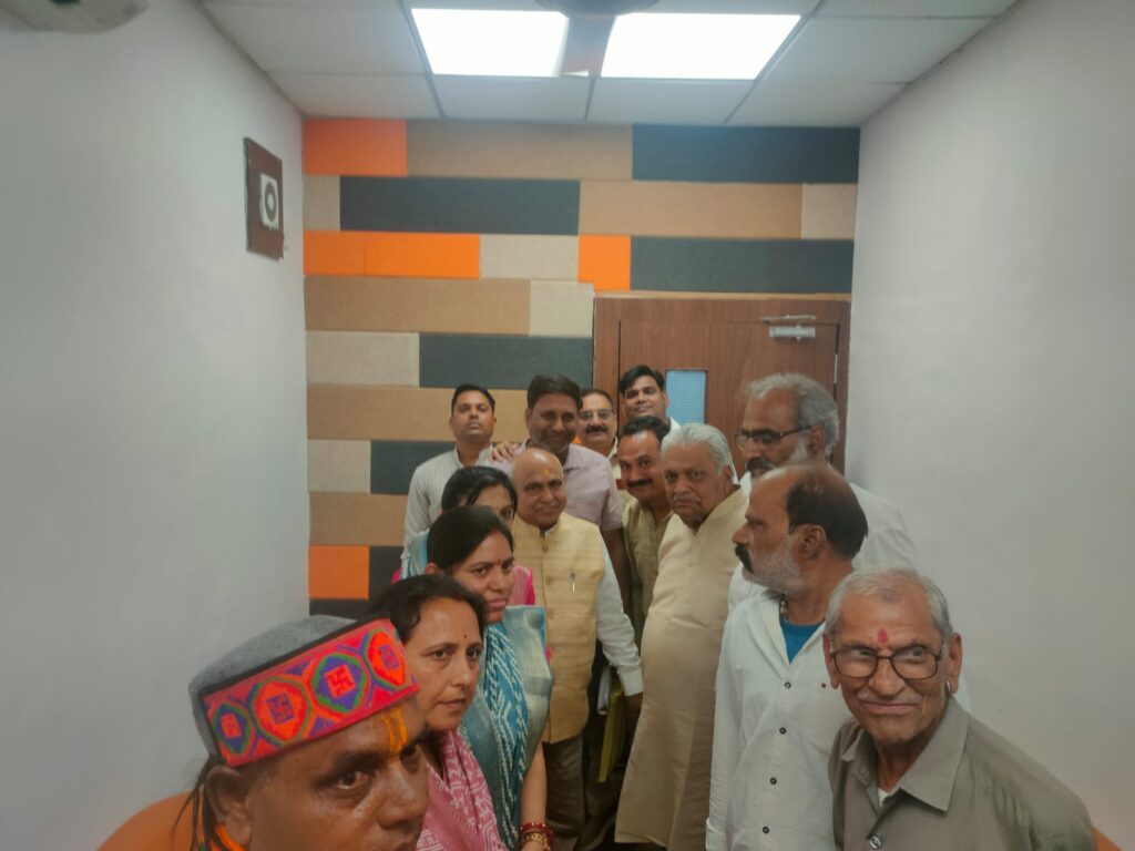 इस बार मामला फिट लग रहा है, क्योंकि इत्तेफाक से पार्षदों के साथ विधायक ने भी बयां कर दिया दर्द