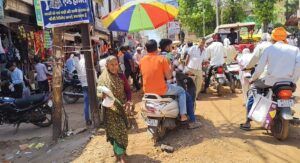 आधुनिक पर्यटन नगरी शिवपुरी के मुख्य बाजार में सड़कें खोदने से शहरवासियों का निकलना हो रहा मुश्किल