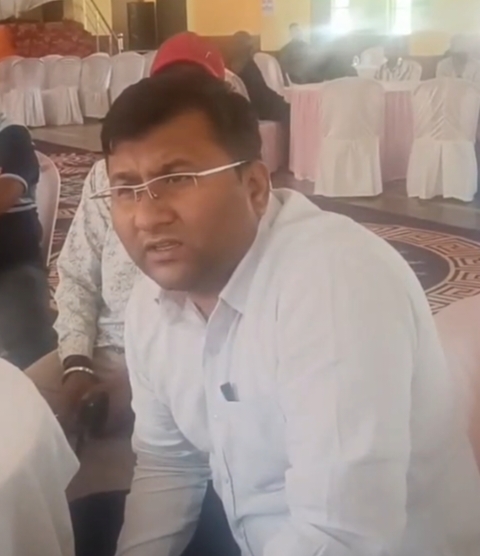 उल्टा पड़ता दिख रहा वास्तुदोष, गुना में पहनी थी माला, अपने घर शिवपुरी में क्या होने वाला..?