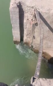 कोलारस विधानसभा में रेत के लिए जीवन छीनने पर उतारू माफिया: स्टॉप डैम के गेट खोलकर नदी कर दी खाली