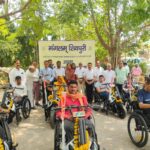 28 दिव्यांगजनों को मंगलम में मिलीं ई मोटराइज्ड स्कूटी