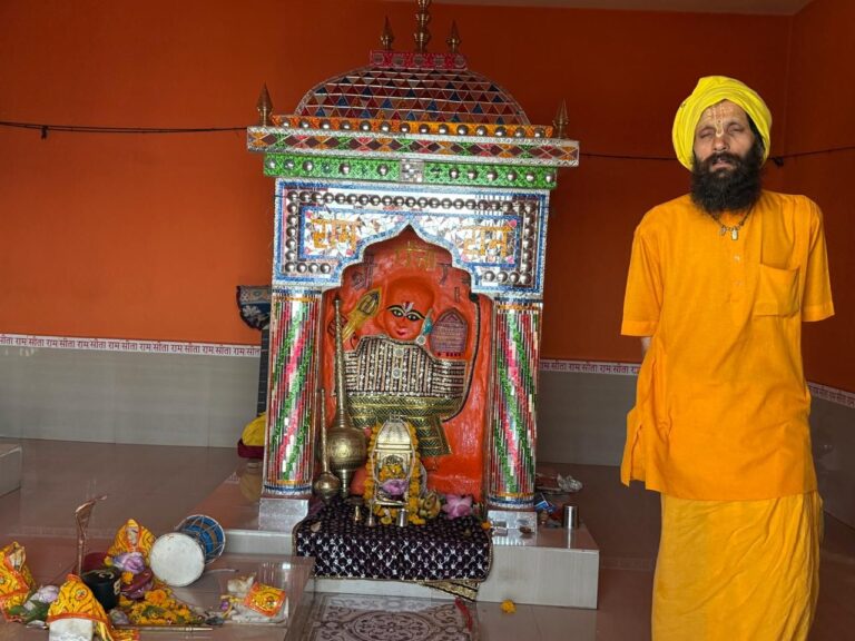 तीन मंदिरों के ताले तोड़कर लाखों की चोरी, दानपेटी भी ले गए, पुलिस गश्त पर उठे सवाल