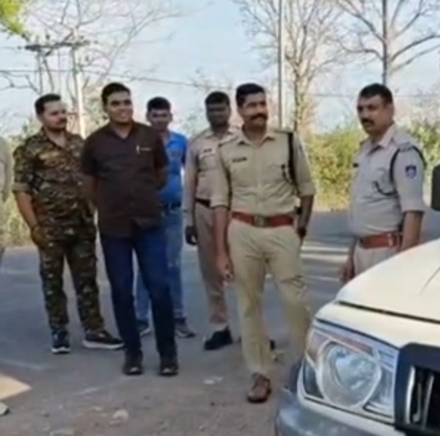 चांदी की आधी करधौनी छीनने वाले बदमाशों ने महिला को ऐसा पटका कि चली गई जान