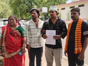 दो पुलिसकर्मियों सहित 6 के खिलाफ एफआईआर दर्ज, सोमवार की रात में फतेहपुर चौराहे पर हुई मारपीट