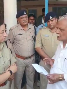 बगीचा सरकार एपीसोड: सोने-चांदी के आभूषण पर साधुओं की गलत नजर का भोला के समर्थकों ने दिया एसपी को ज्ञापन