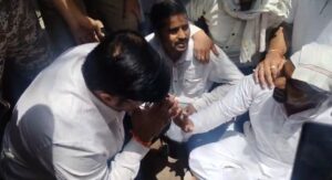 मासूम अनय को न्याय दिलाने कलेक्ट्रेट पहुंचे परिजन व शहरवासियों के साथ दो विधायक, बाद में तीसरे भी आए
