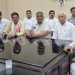 तो फिर यह लोग हैं कौन?, जिन्हें पुराने भाजपा के लोग अपना मान नहीं रहे, कांग्रेस कह रही: सरेंडर होकर गिड़गिड़ाने पहुंचे