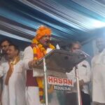 भाजपा जिलाध्यक्ष का वीडियो वायरल: जो खुद मेहरबानी से बने, वो गहोई समाज के मंच से बांट रहे पद