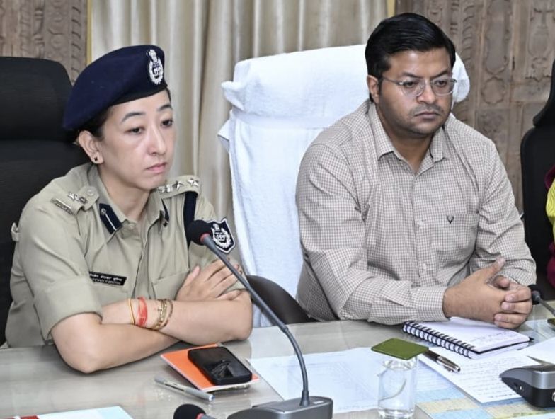 कुछ कर जाओ-इस शहर के लिए:: दावे तो पेरिस बनाने के भी कर चुके हैं शहरवासियों से नेता