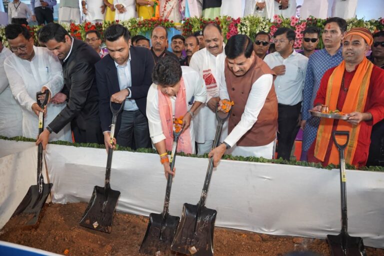 अदाणी की 2500 करोड़ की फैक्ट्री के साथ सीएम भी शिवपुरी को दे गए 2 हजार करोड़ की सौगात