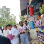 प्रभारी मंत्री ने पोलो ग्राउंड में देखा टैंट का काम, फिर पैदल निकले पर्चे बांटने, पीछे वाहनों का लम्बा काफिला