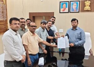 ईओडब्ल्यू में दर्ज हुई एफआईआर को जेपी ने बताया अपने खिलाफ षड्यंत्र, सौंपा ज्ञापन