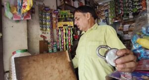 बीती रात कार में सवार होकर चोरों ने की शिवपुरी शहर में गश्त, 5 दुकानों के चटकाए ताले