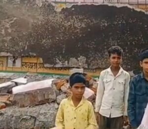क्या गरीब के बच्चों की जान लेकर ही रहोगे..?, 15 दिन में दूसरे शासकीय स्कूल की छत गिरी