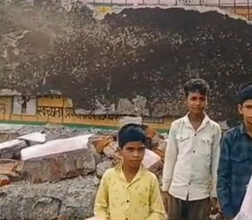 क्या गरीब के बच्चों की जान लेकर ही रहोगे..?, 15 दिन में दूसरे शासकीय स्कूल की छत गिरी